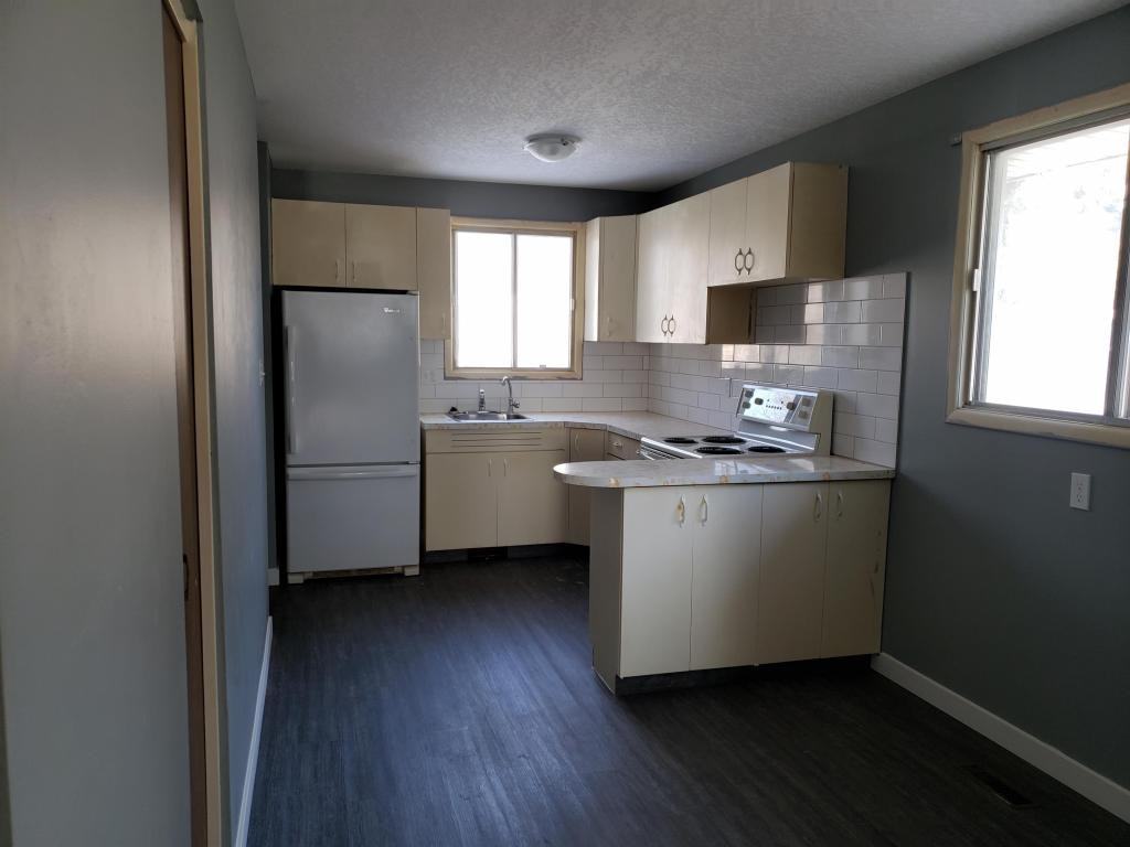 1920 Dewdney Ave E Apartments 1920 E Dewdney Ave, Regina, SK S4N 4C8