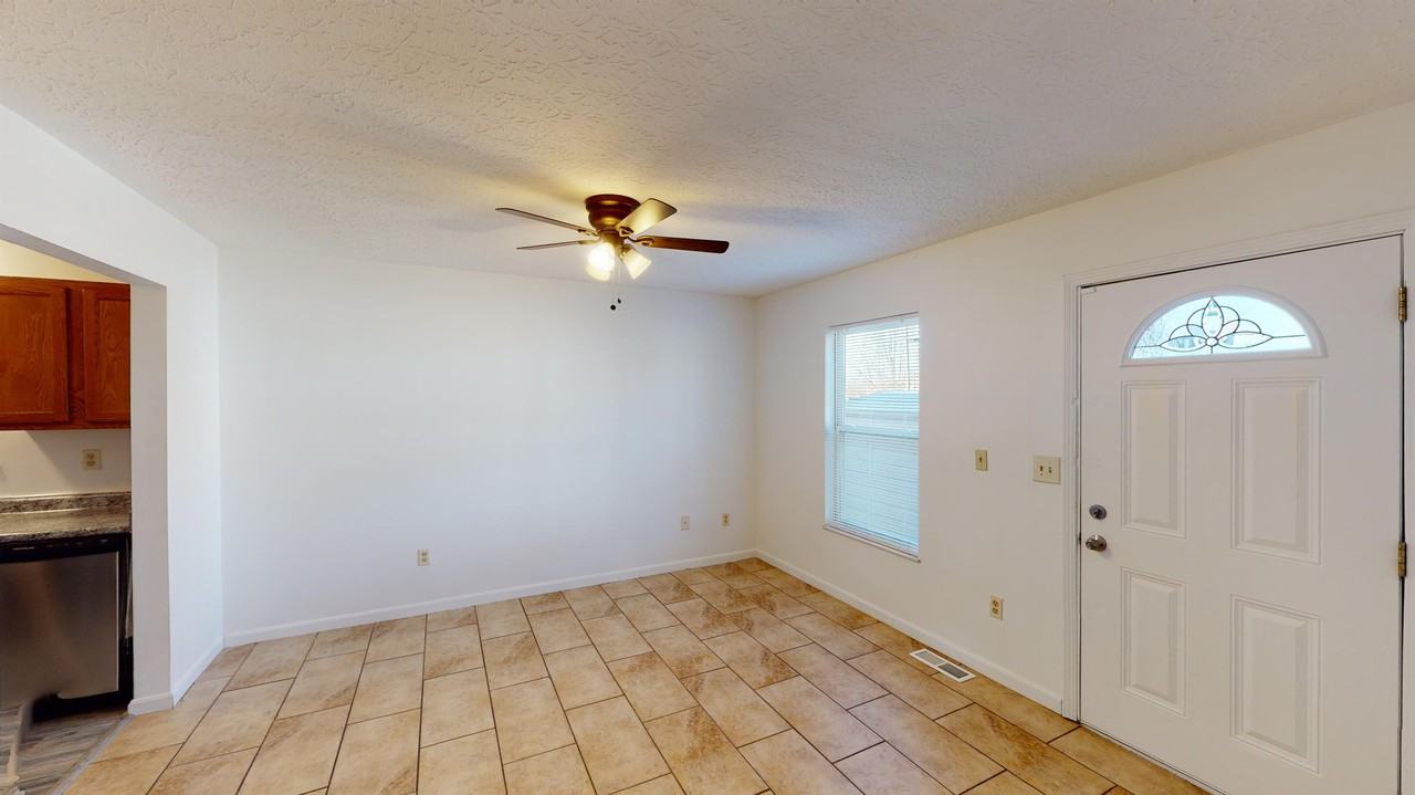 2229 Symmes St #1 - Photo 4 of 33