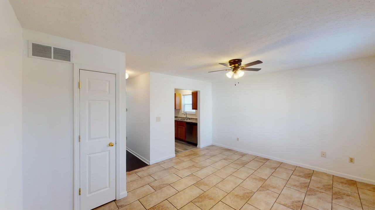 2229 Symmes St #1 - Photo 5 of 33