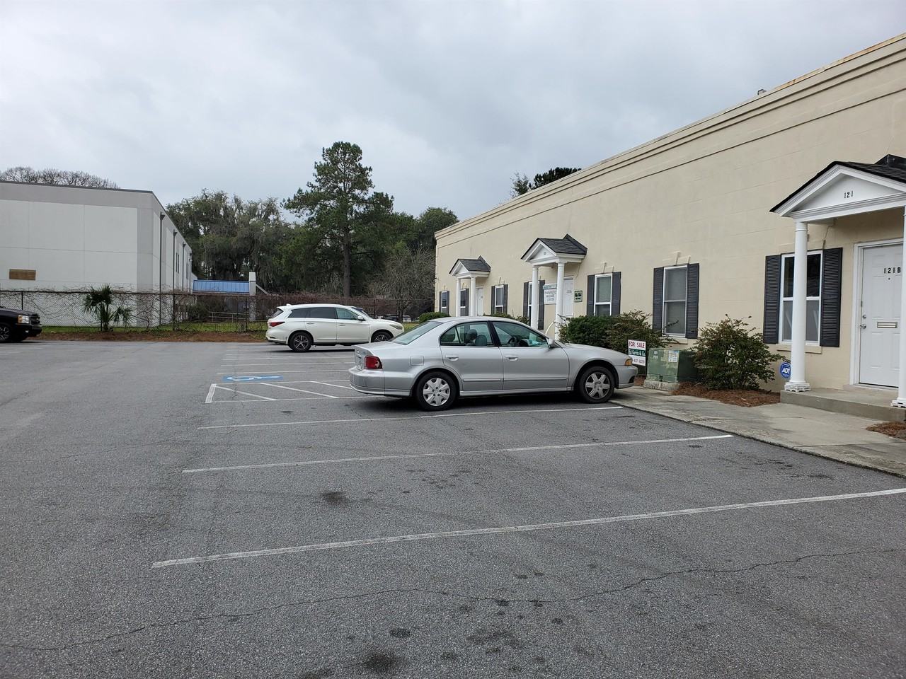 121 Oglethorpe Professional Ct #2 - Photo 2 of 10