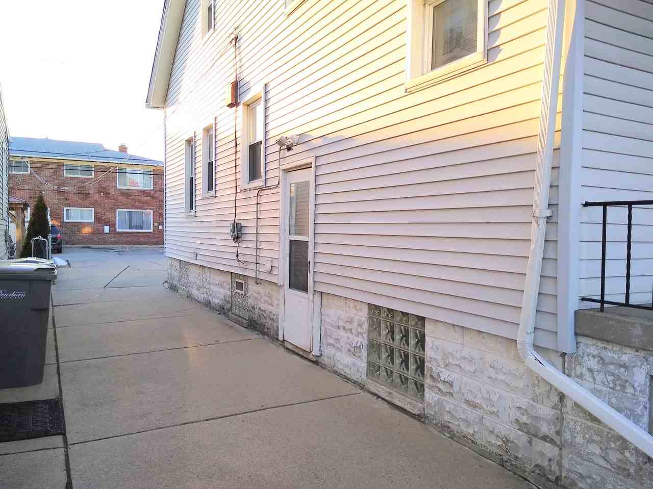 6433 Yinger Ave - Photo 2 of 16