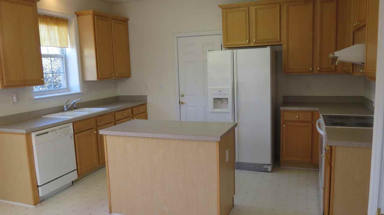 5907 Whisperwood Dr - Photo 3 of 28