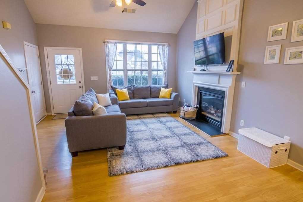 1652 Woodsford Rd Nw - Photo 2 of 15