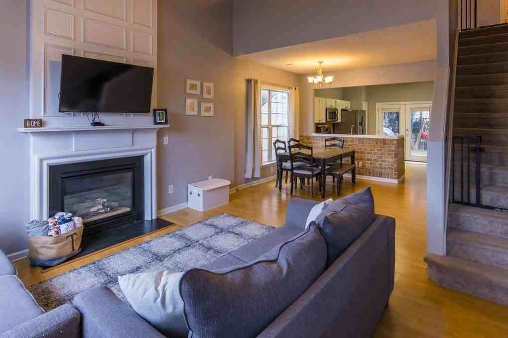 1652 Woodsford Rd Nw - Photo 3 of 15