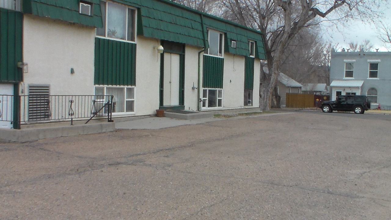 312 N Midland Ave - Photo 3 of 4