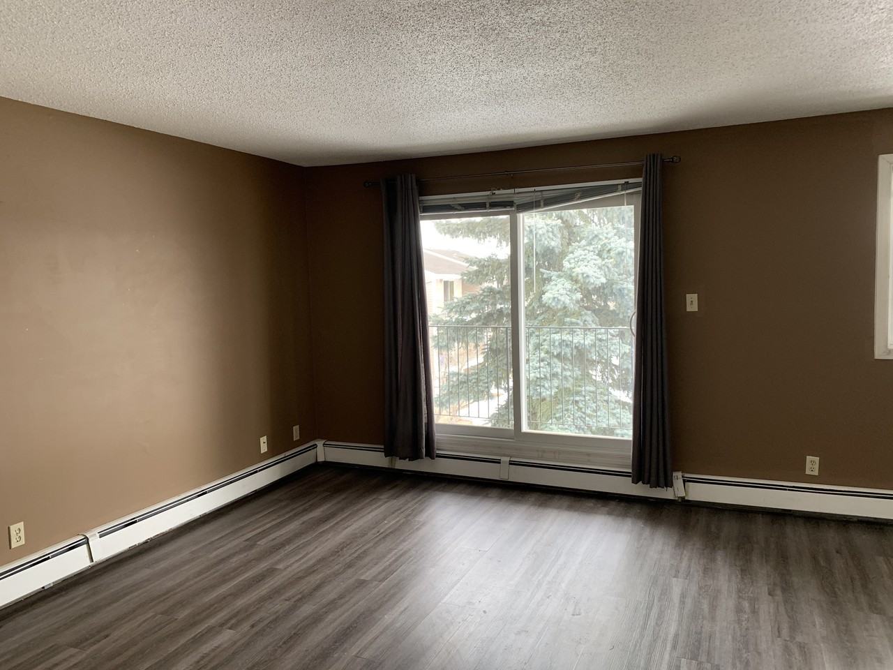 3803 76 St Nw - Photo 3 of 11