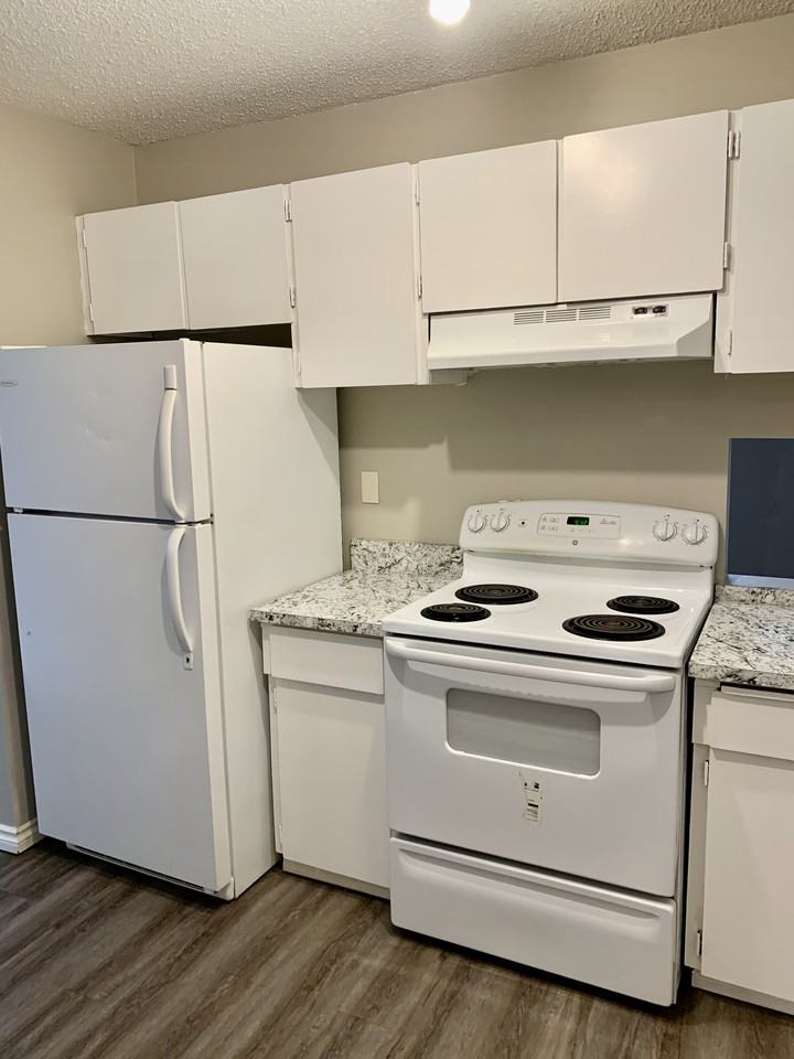 3803 76 St Nw - Photo 7 of 11