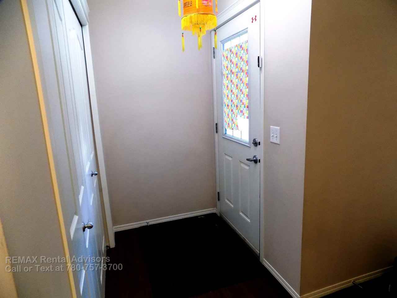 2632 16 St Nw - Photo 3 of 19