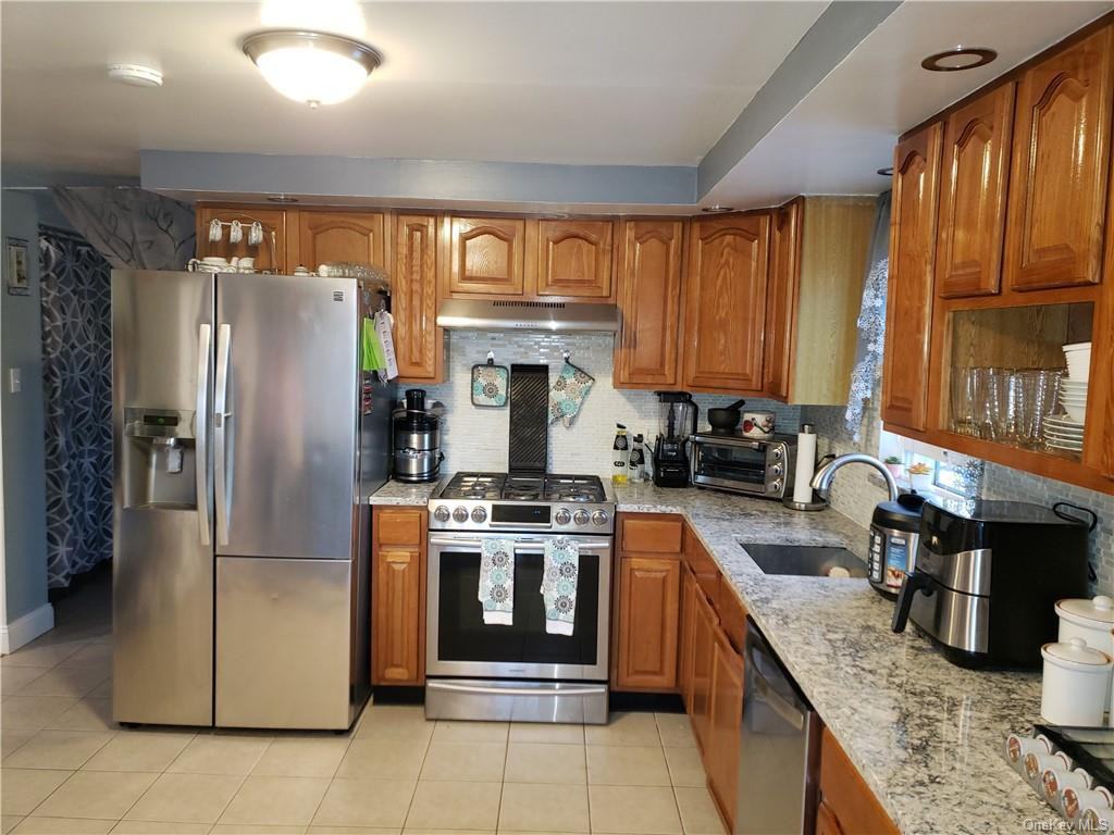 44 5th Ave - Photo 2 of 21