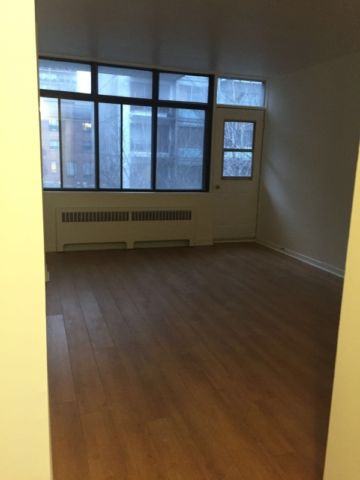 Hutchison - Photo 6 of 7