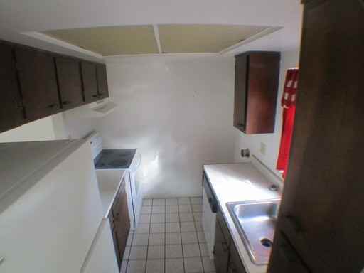 1571 SE 27th St - Photo 3 of 11