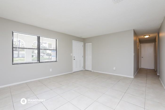 1190 Wedgewood Ln - Photo 3 of 16