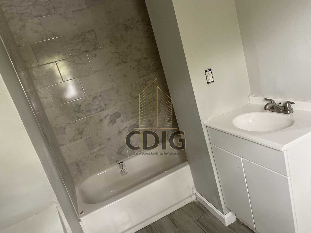 70 Pine Street - Photo 4 of 10