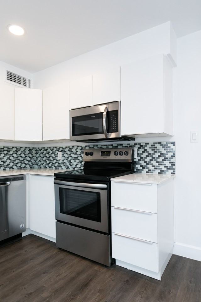 Lin Lor - Photo 3 of 22