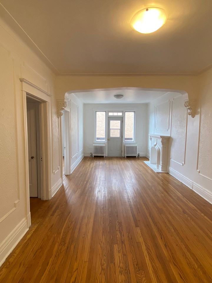 1565 Avenue Van Horne, Montréal, QC H2V 1L6 2 Bedroom Apartment for