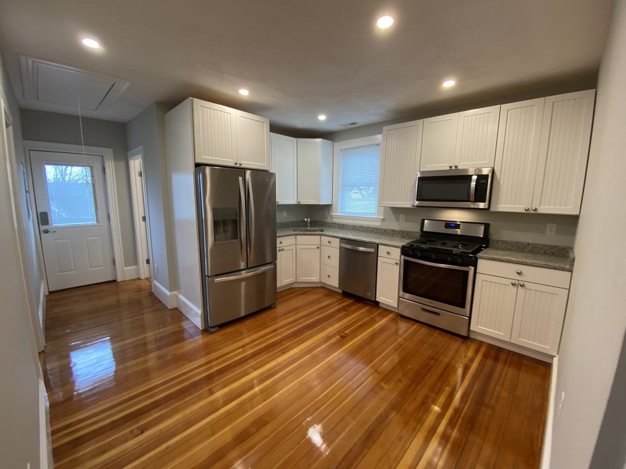 305 Highland - Photo 2 of 31