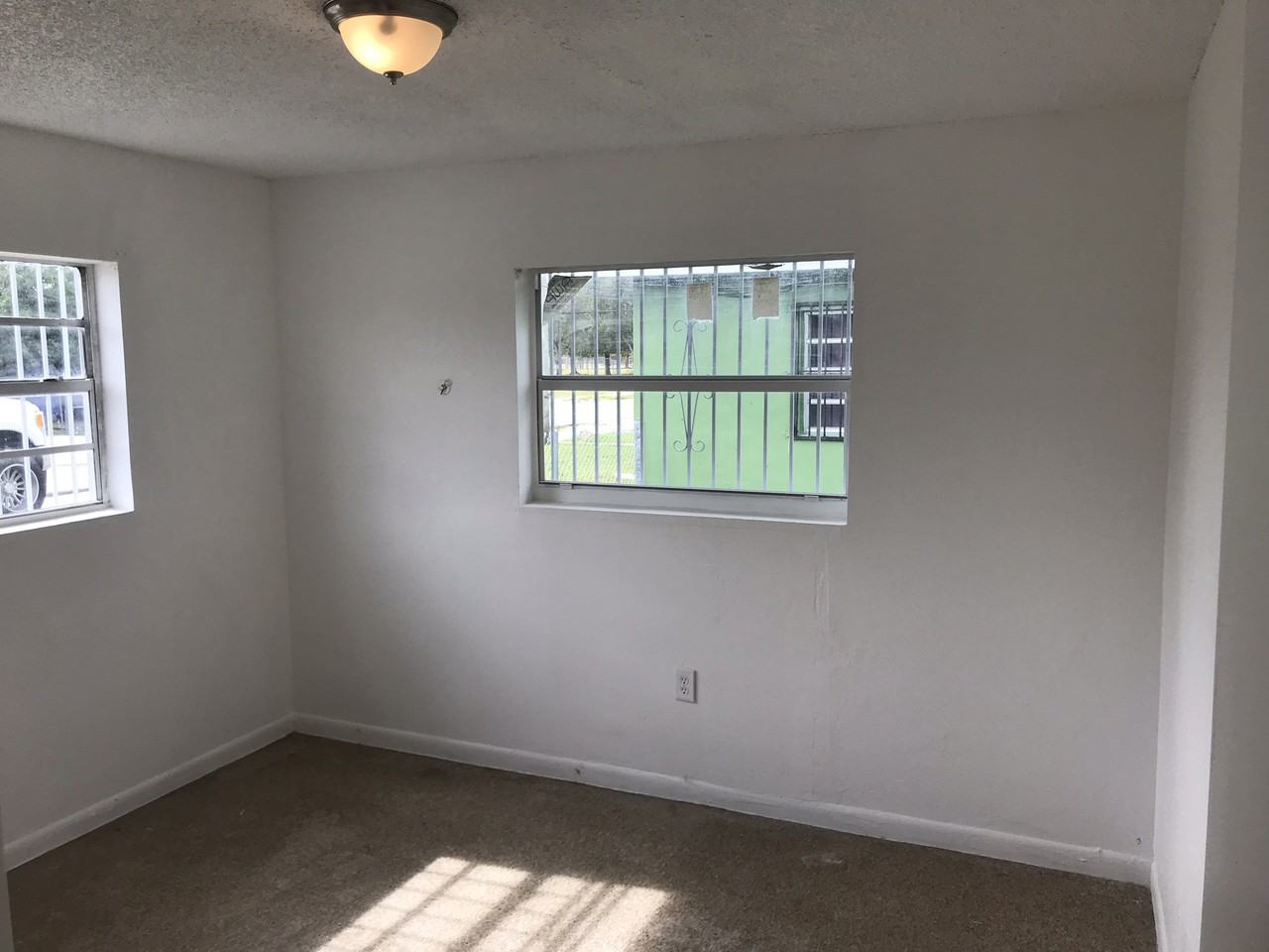 426 Northwest 13th Street #1 - Photo 4 of 8