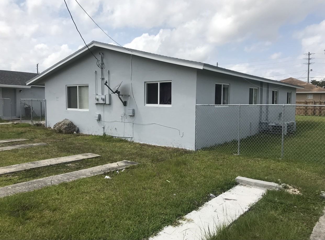 426 Northwest 13th Street #1 - Photo 2 of 8