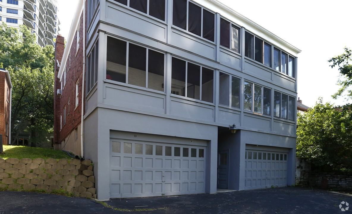 2023 Edgecliff PointApt 2 #2 - Photo 2 of 22