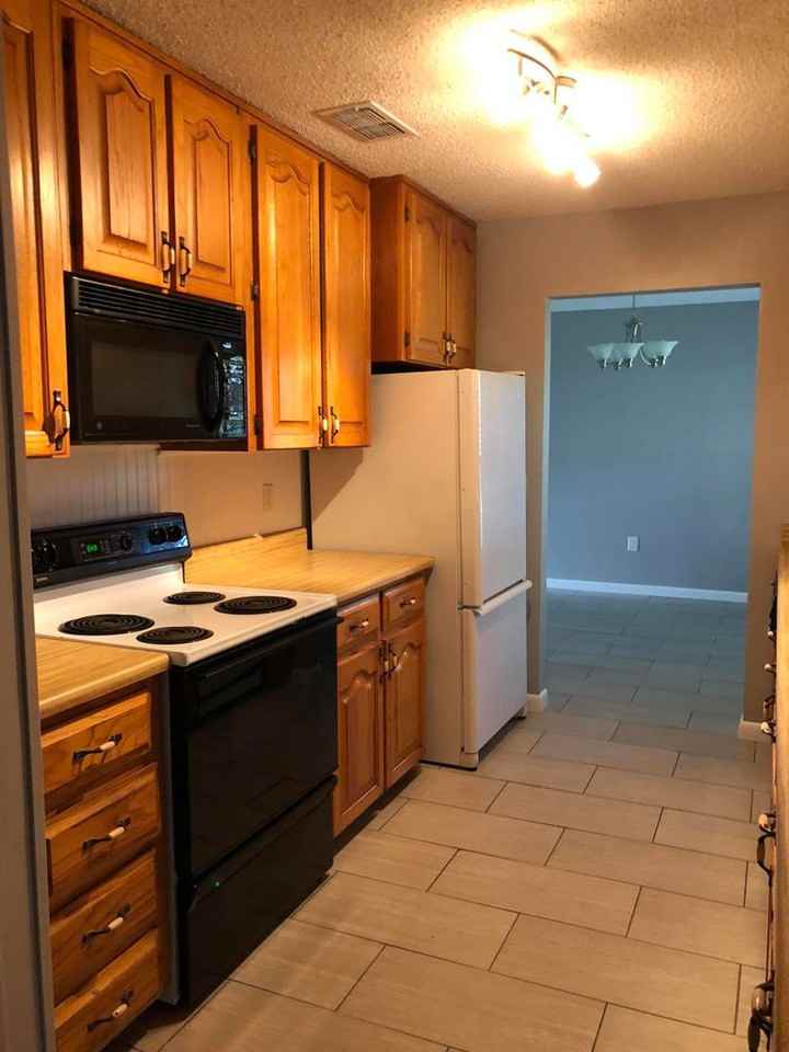 204 Devon Ct #1 - Photo 3 of 15