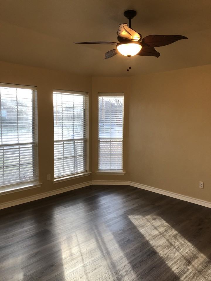 12413 Shine Avenue - Photo 2 of 24