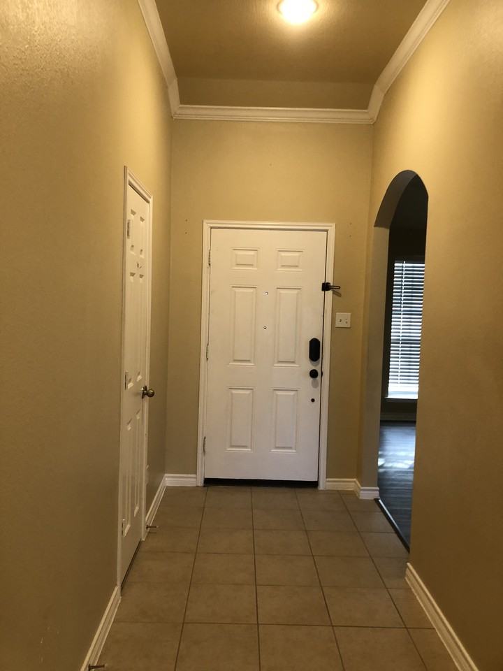 12413 Shine Avenue - Photo 3 of 24