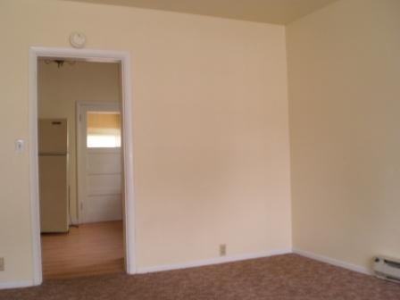 913 N Elliott St - Photo 2 of 8