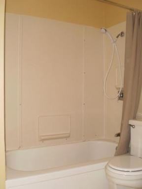 913 N Elliott St - Photo 3 of 8