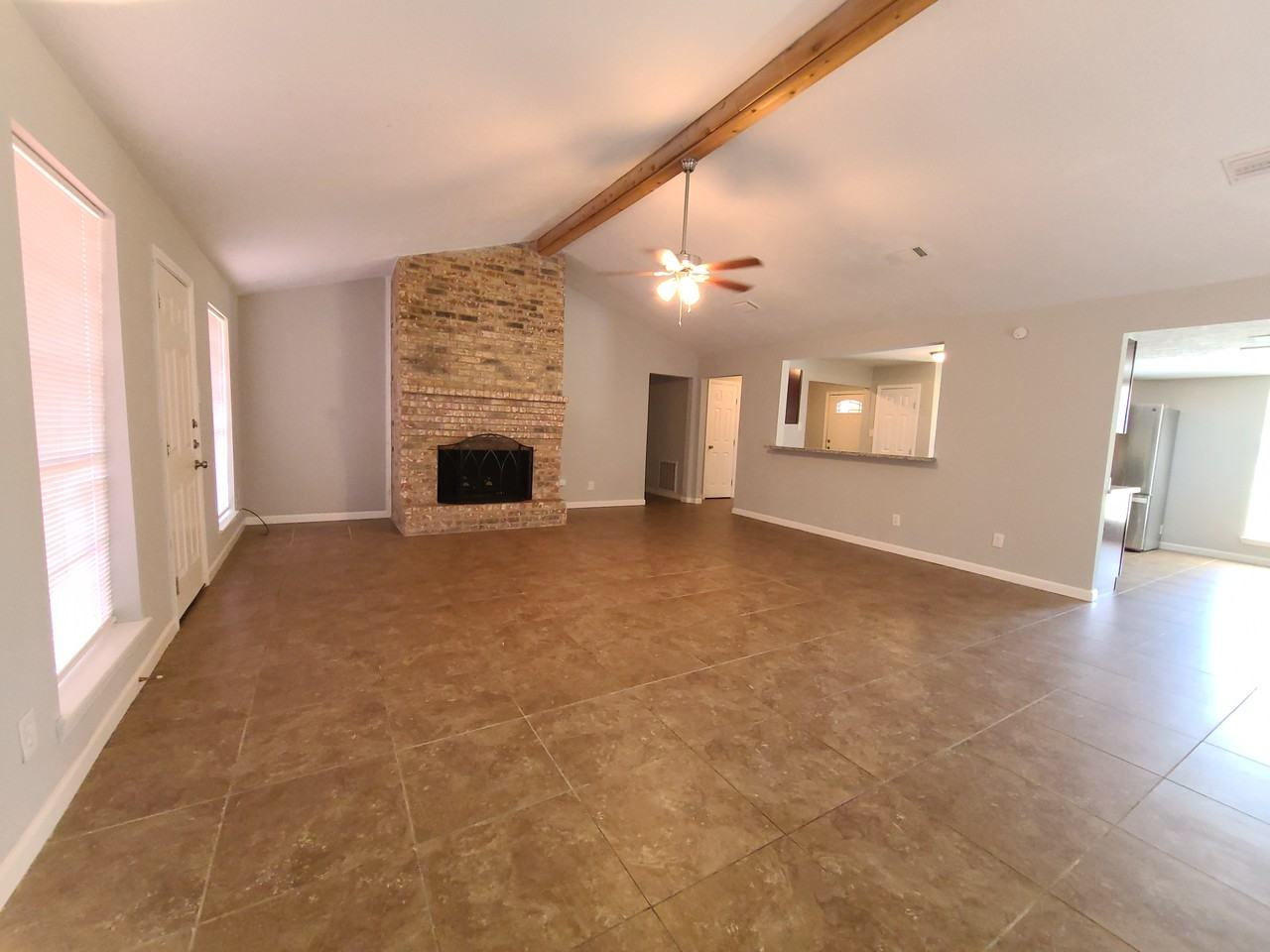 607 Brook Hollow Dr - Photo 2 of 15