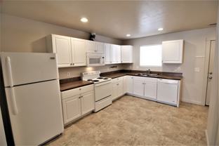 620 10th Ave S #B - Photo 1 of 1