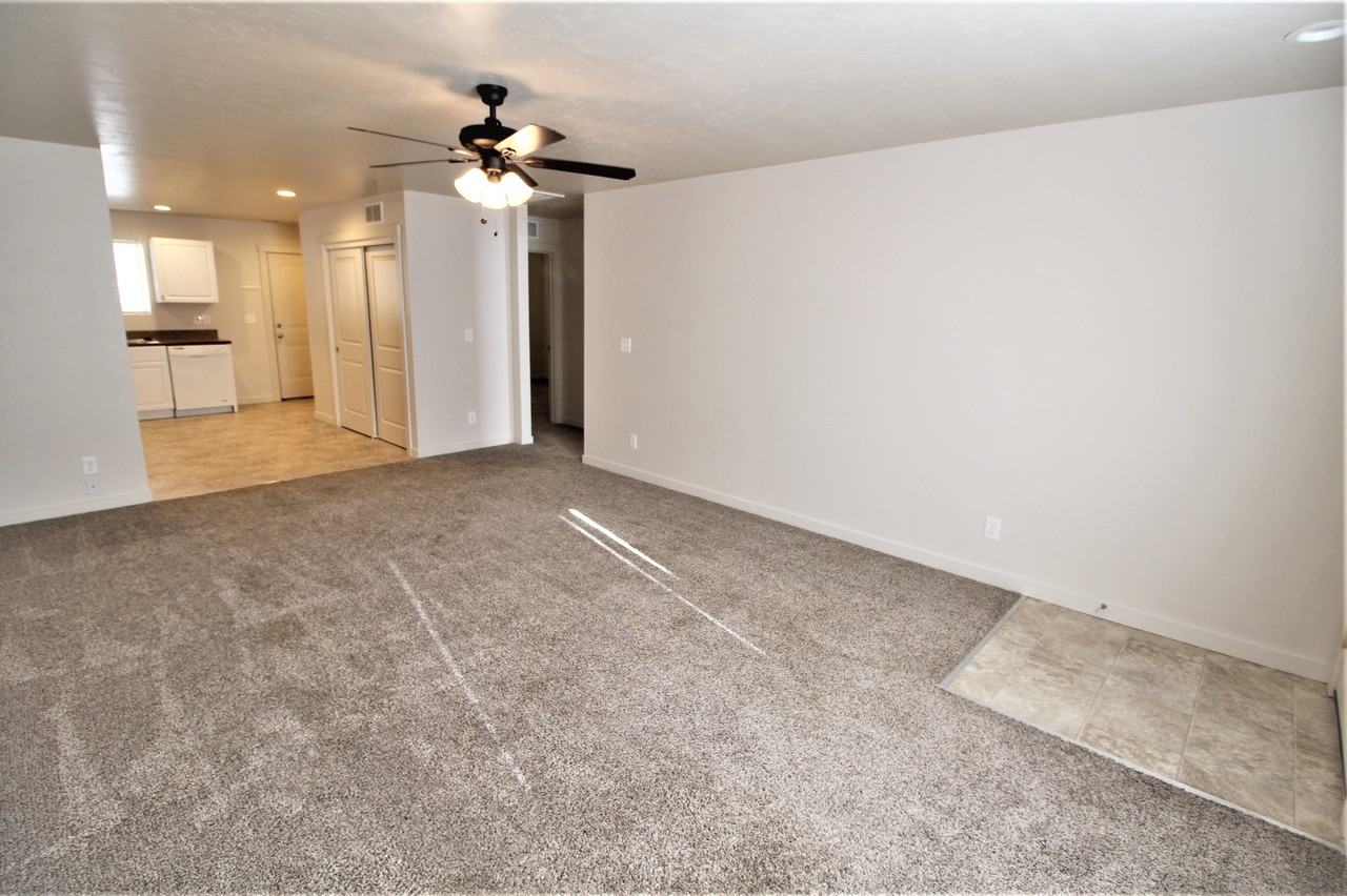 620 10th Ave S #B - Photo 4 of 11