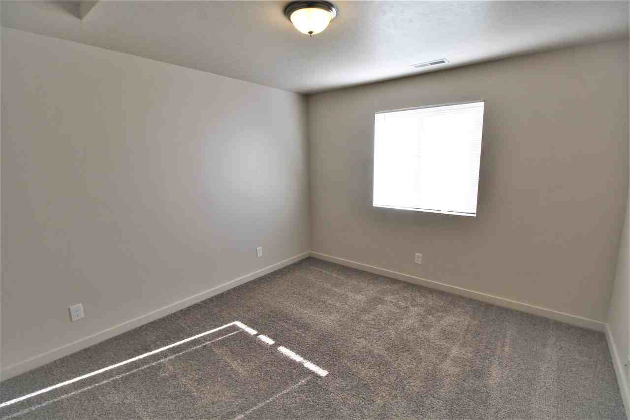 620 10th Ave S #B - Photo 6 of 11