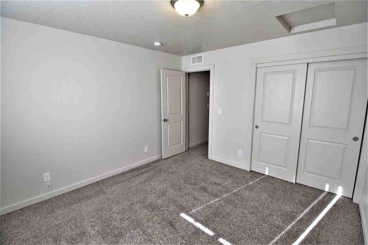 620 10th Ave S #B - Photo 7 of 11