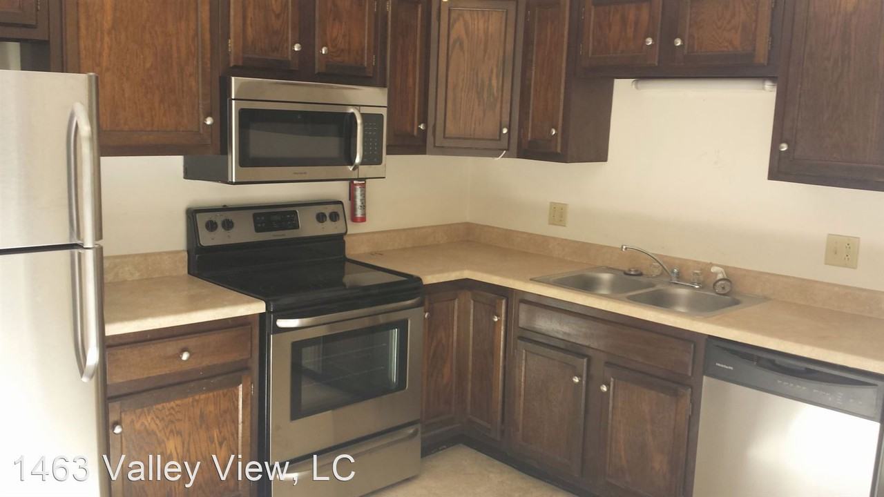 1463 Valley View Dr - Photo 3 of 13