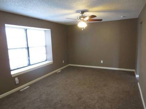 4908 NW Downing St - Photo 2 of 7