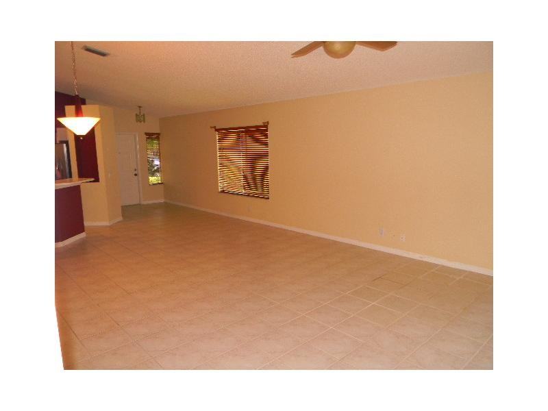 4394 Mahogany Ridge Dr - Photo 3 of 6