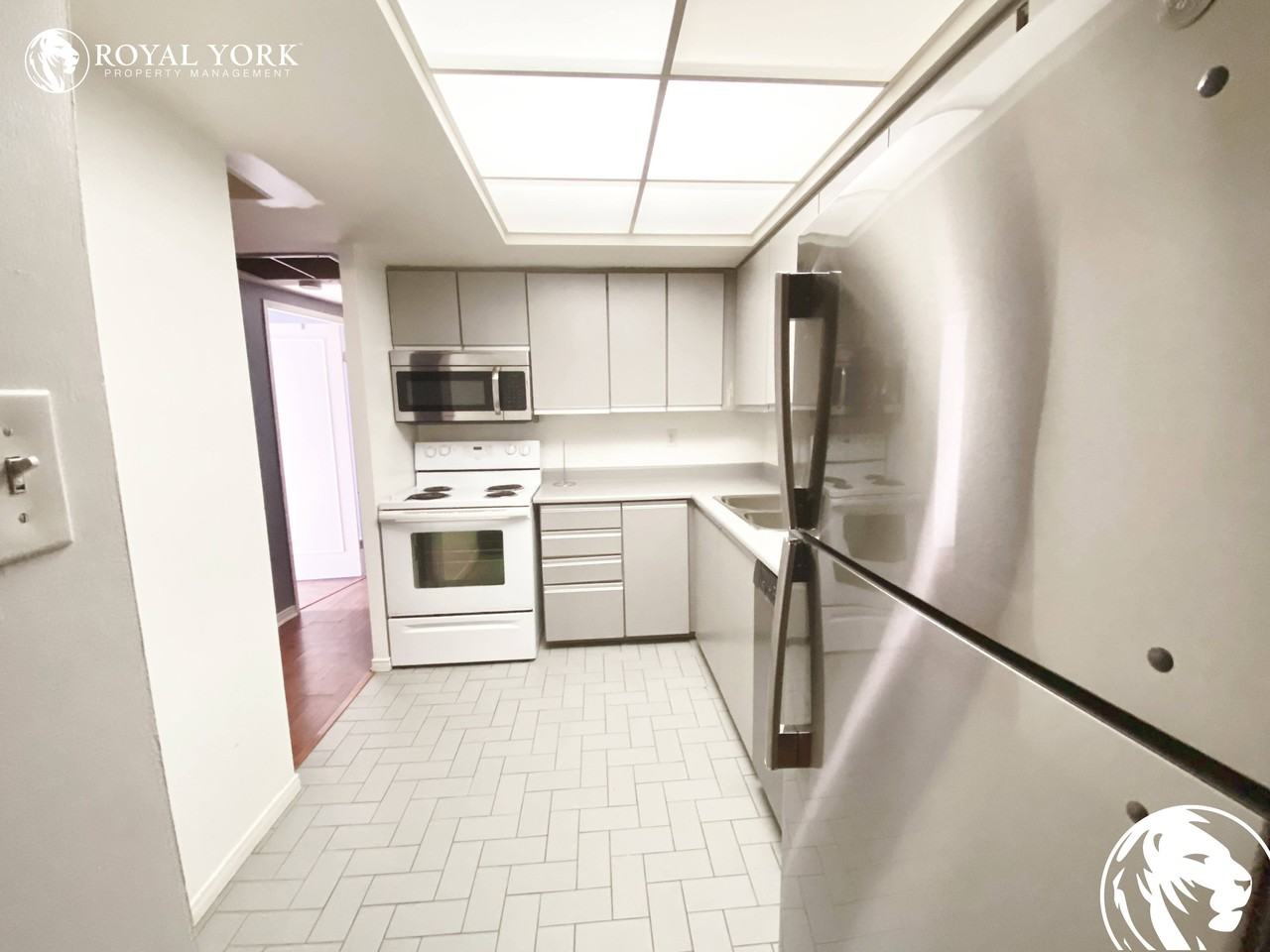 19 Dundonald St #208