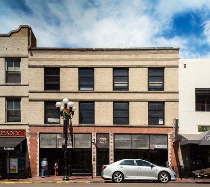 852 5th Ave - Photo 3 of 6