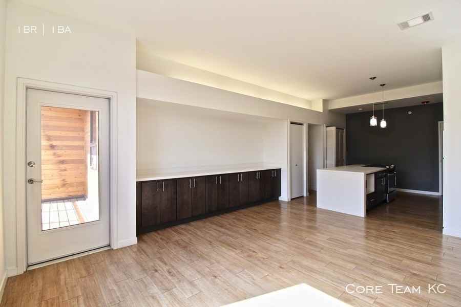 662 E 63rd St #304