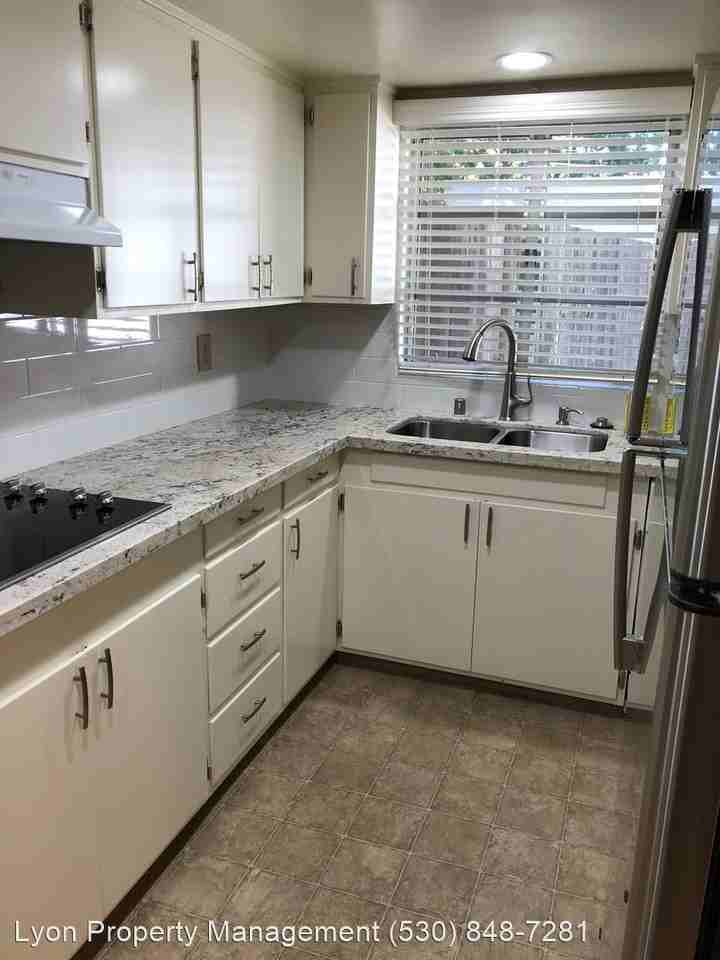 617 Eleventh Street - Photo 3 of 7