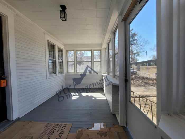 4019 N 45th St - Photo 2 of 9