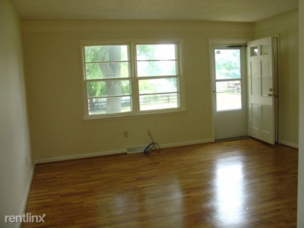 804 Nancy St - Photo 2 of 10