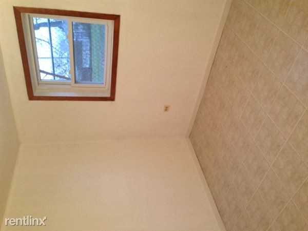 16349 Winchester Ave - Photo 3 of 4