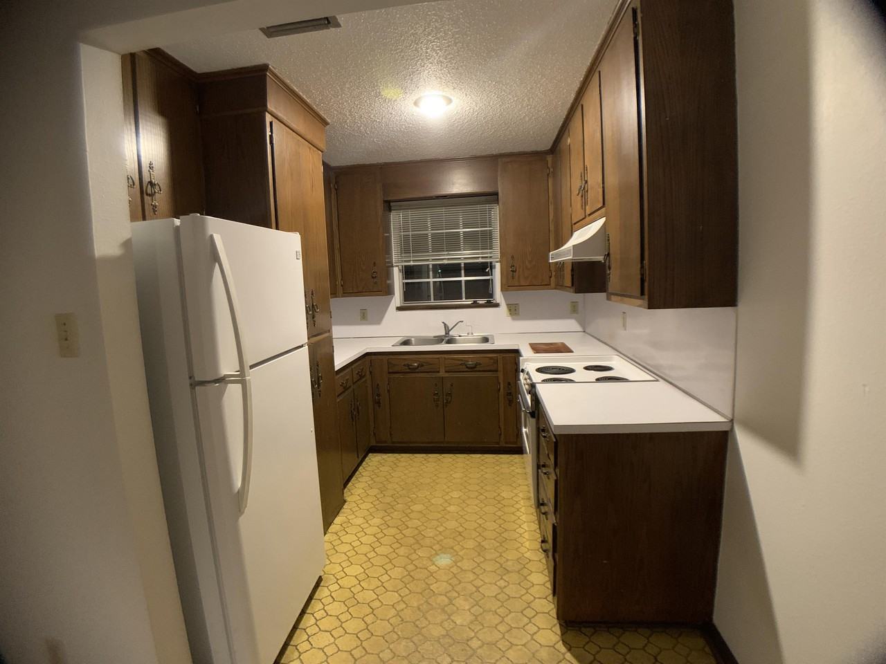 218 N 11th St #12 - Photo 3 of 13