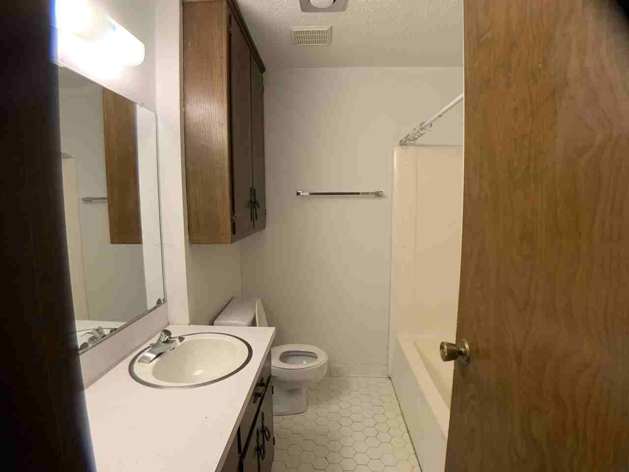 218 N 11th St #12 - Photo 5 of 13