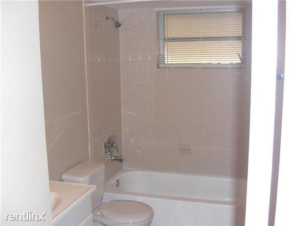 4501 NW 22nd St - Photo 2 of 6