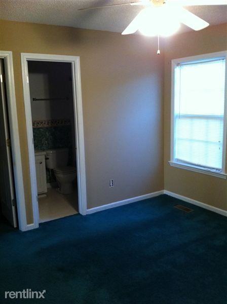 325 S Pink St - Photo 2 of 4