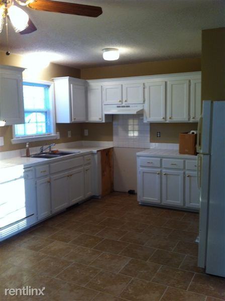 325 S Pink St - Photo 3 of 4