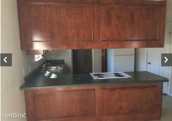 1709 Fresno St - Photo 2 of 7