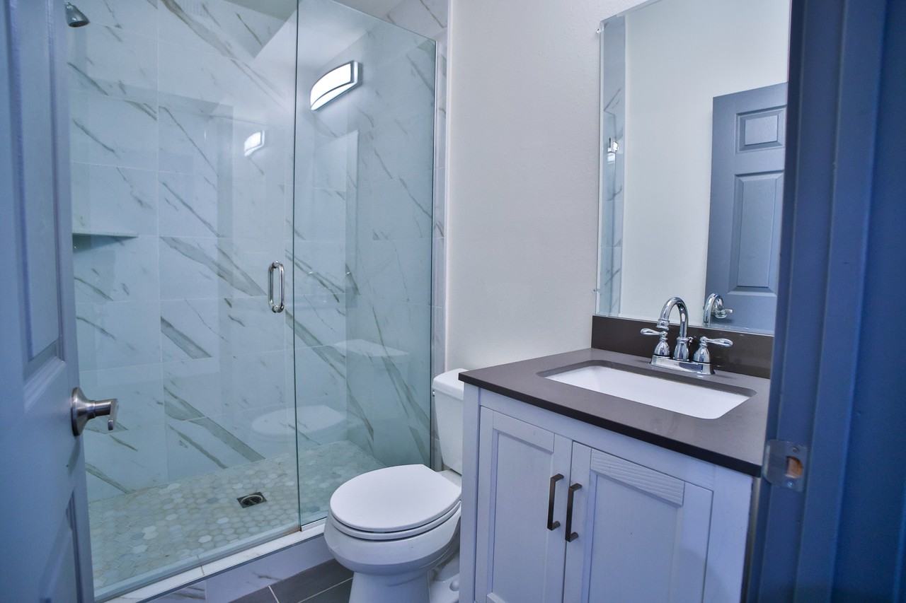 3015 Virginia Road Apartments - Photo 7 of 16